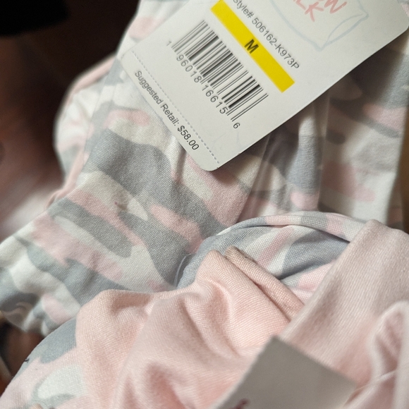 NWT Pillow Talk Women's Pink Gray White 2PCS Sleepwear Sz M MSRP $58 - Picture 3 of 4